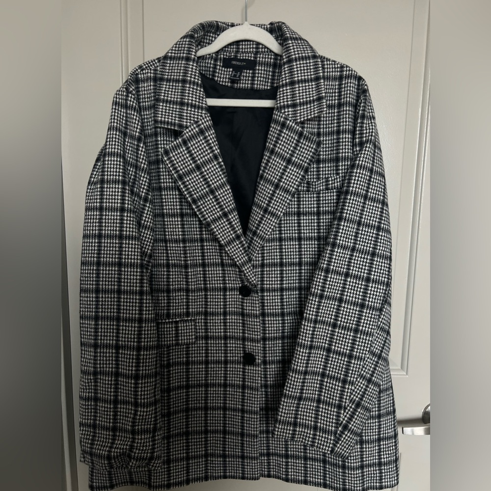 Forever 21 houndstooth patterned blazer coat